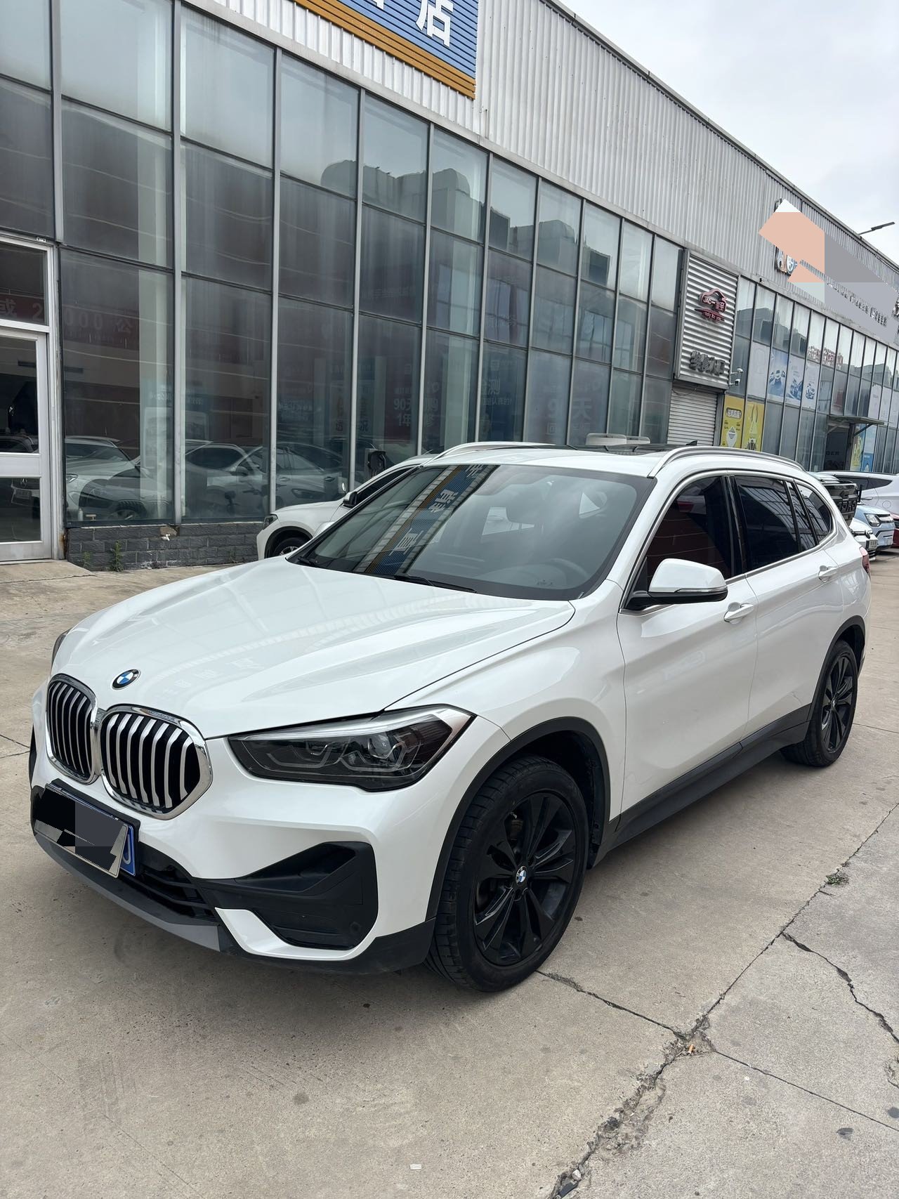 BMW X1 2021 BMW X1 2021 car image
