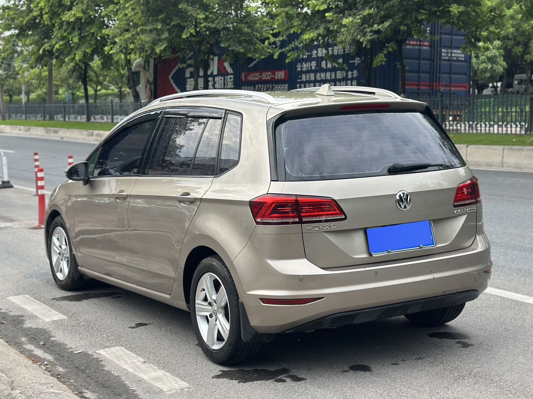 Volkswagen Golf Sportsvan 2017 #4 Volkswagen Golf Sportsvan 2017 car image #4