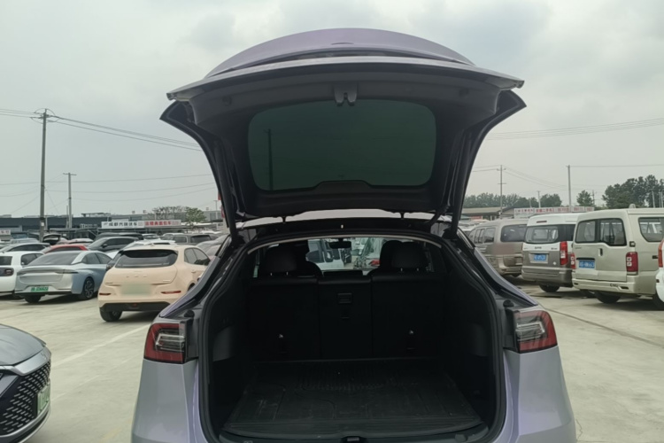Tesla Model Y 2022 immagine di auto #19