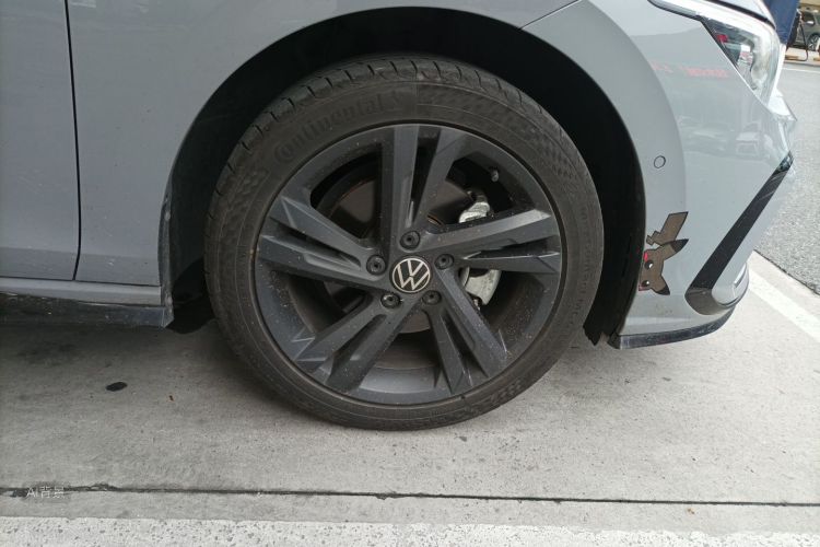 Volkswagen Golf 2021 car image #9