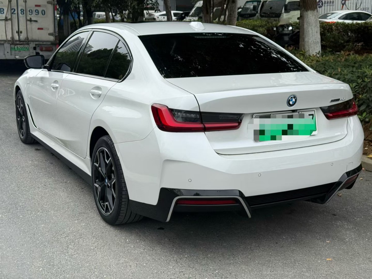 BMW i3 2023 immagine di auto #6
