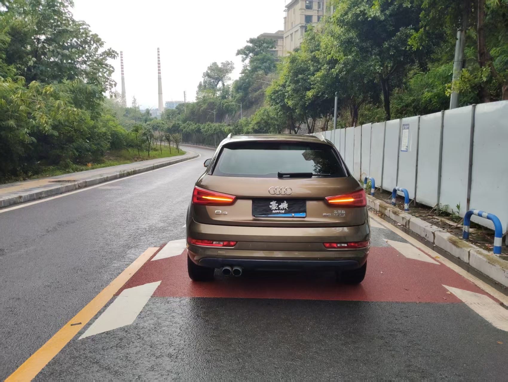 Audi Q3 2018 car image #8