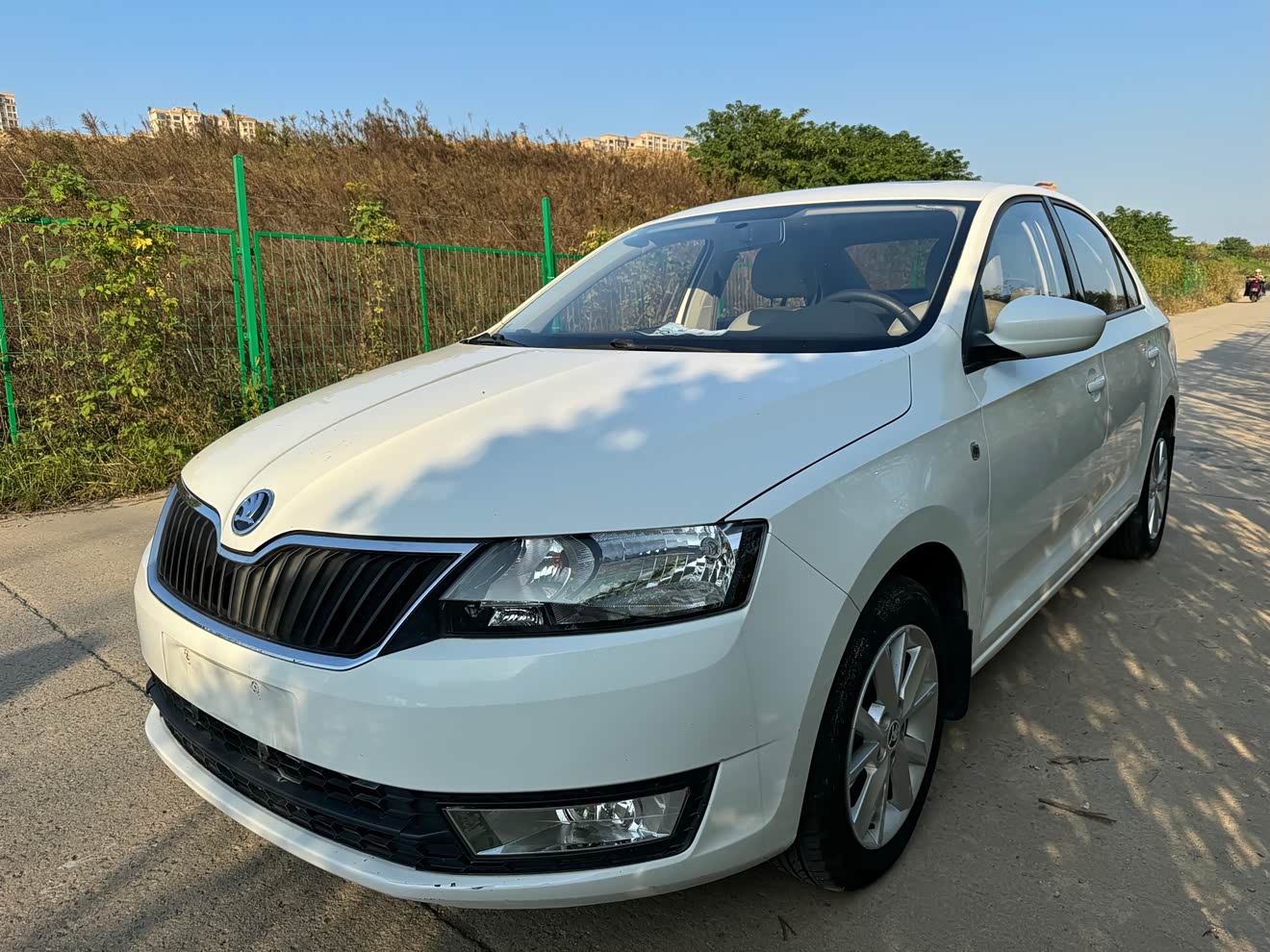 Skoda Rapid 2017 Skoda Rapid 2017 car image