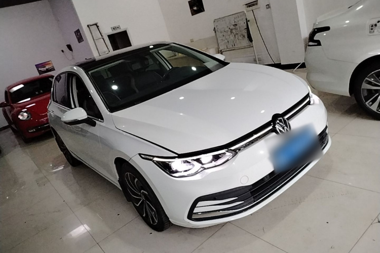 Volkswagen Golf 2022 car image #4