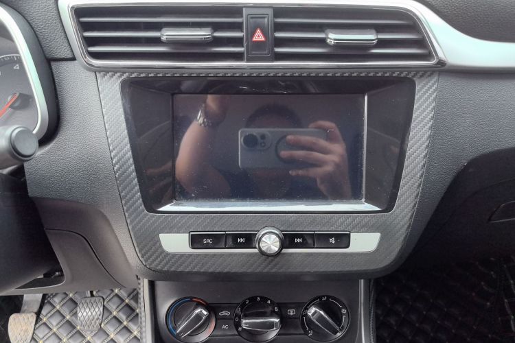 MG ZS 2018 изображение автомобиля #13