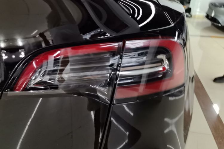 Tesla Model Y 2023 #8 Tesla Model Y 2023 car image #8