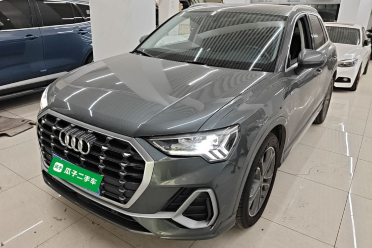 Audi Q3 2020 car image #2