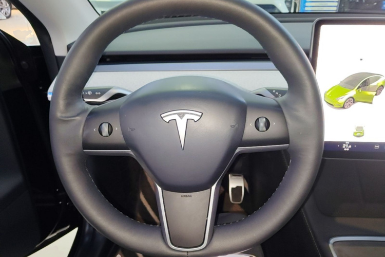 Tesla Model Y 2024 immagine di auto #11