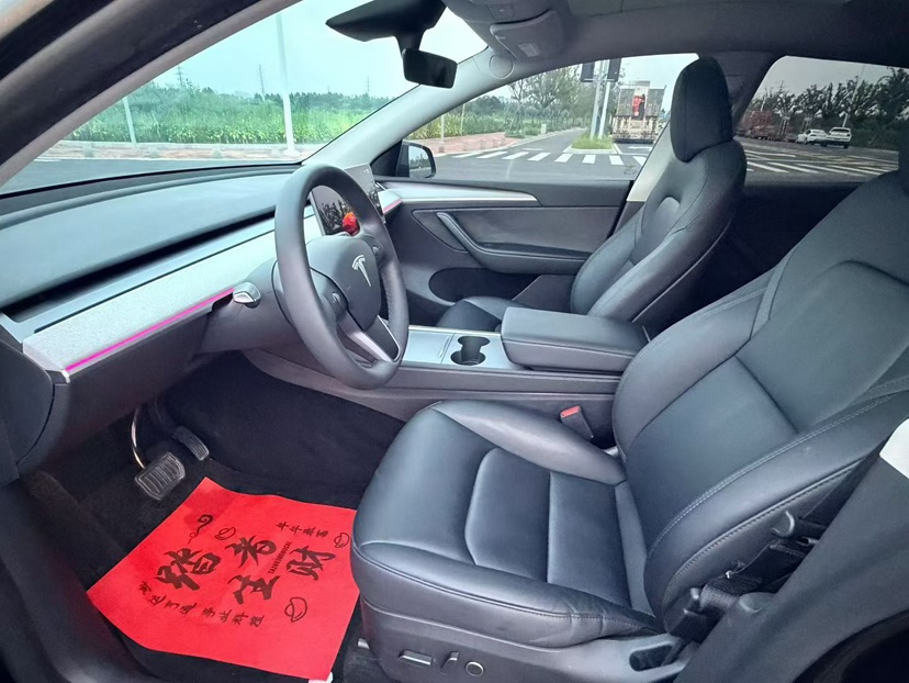 Tesla Model Y 2024 car image #4