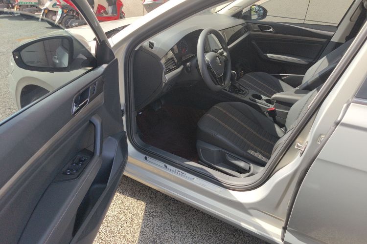 Volkswagen Lavida 2020 car image #16