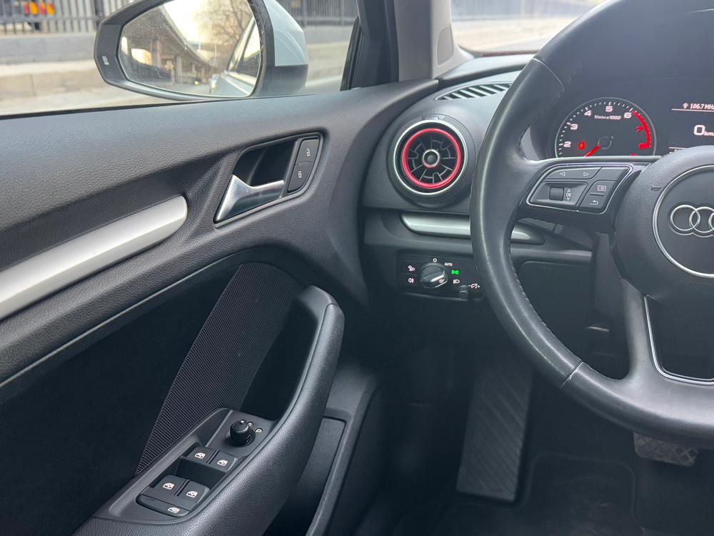 Audi A3 2018 car image #30