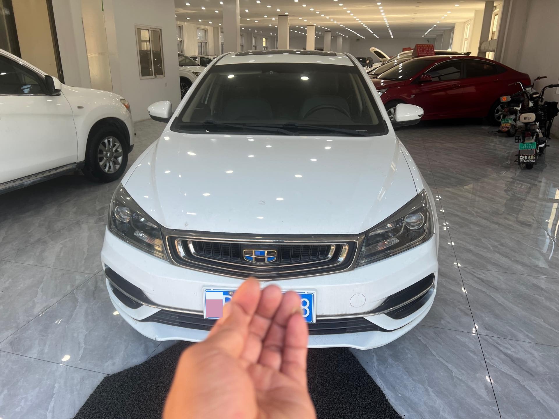 GEELY Emgrand 2018 car image #2