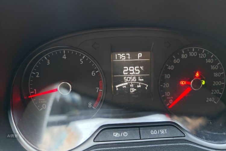Volkswagen Polo 2016 car image #13