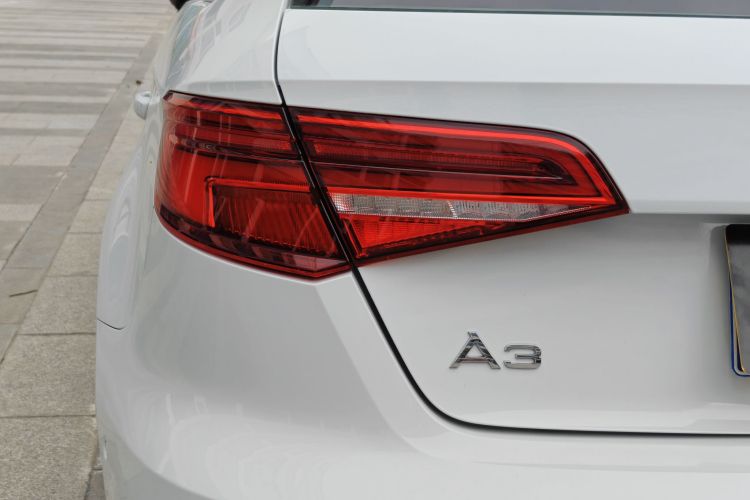 Audi A3 2017 car image #14