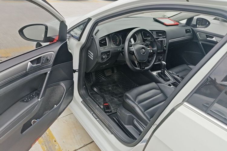 Volkswagen Golf 2016 car image #16