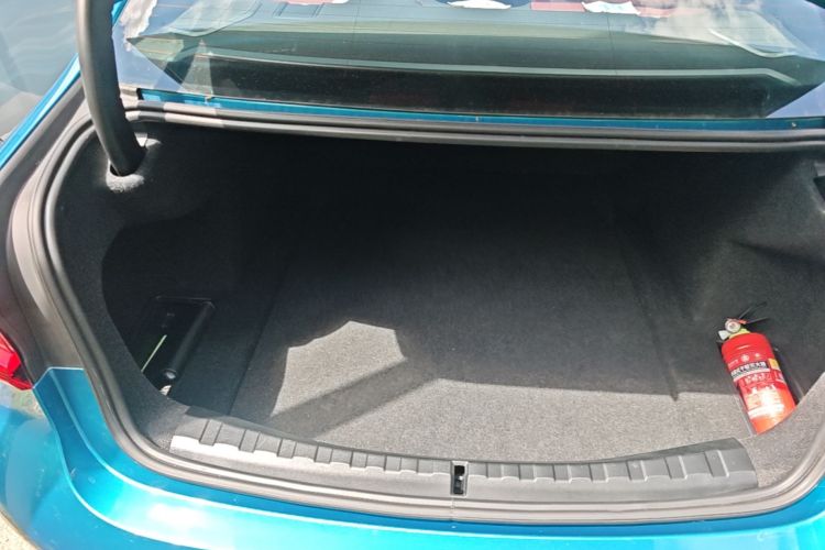 BMW 3 Series 2024 car image #21