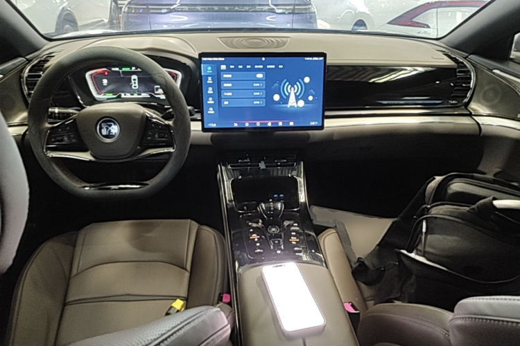 BYD Han 2022 car image #10