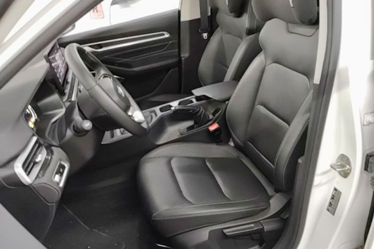 GEELY Emgrand 2023 car image #15