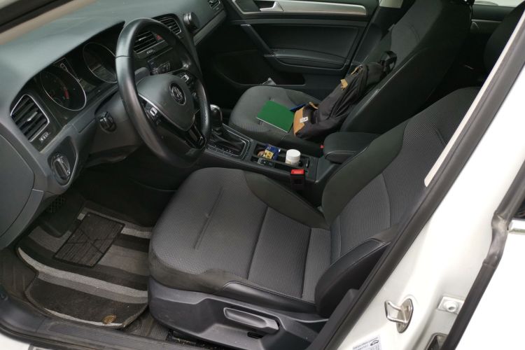 Volkswagen Golf 2018 car image #15