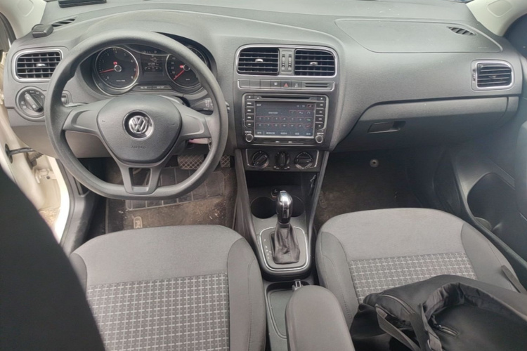 Volkswagen Polo 2015 #11 Volkswagen Polo 2015 car image #11