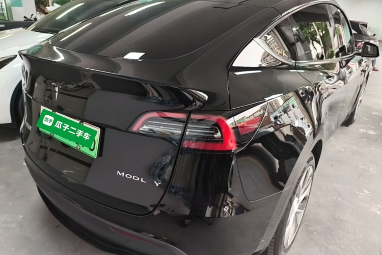 Tesla Model Y 2022 #7 Tesla Model Y 2022 car image #7