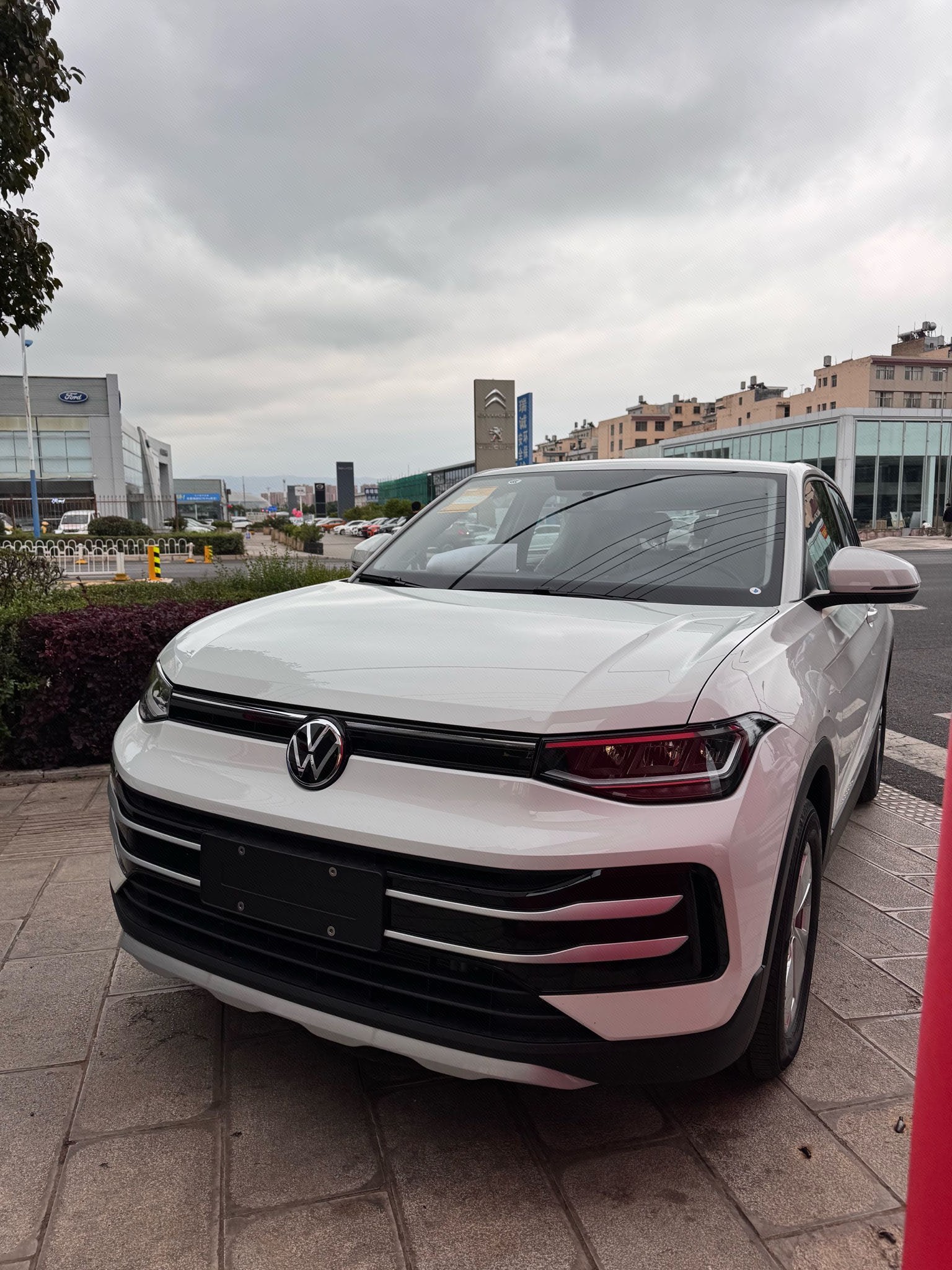 Volkswagen Tharu 2026 Volkswagen Tharu 2026 car image