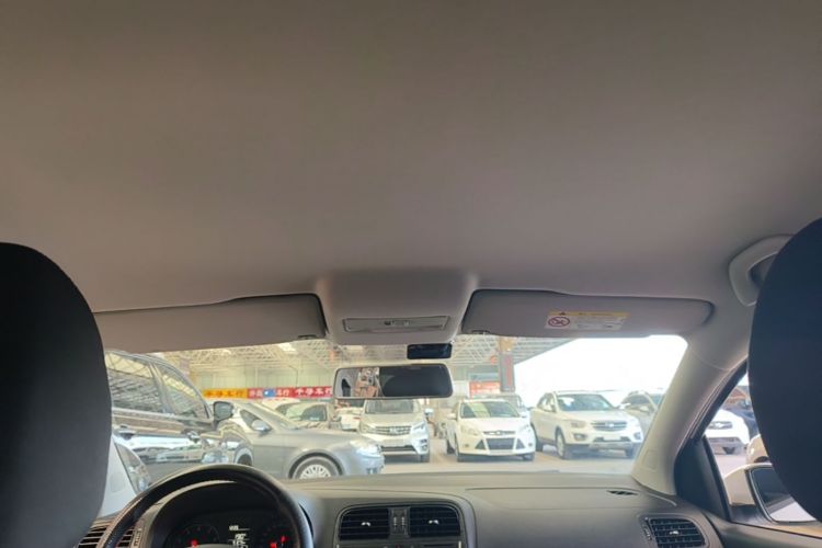 Volkswagen Polo 2019 car image #18