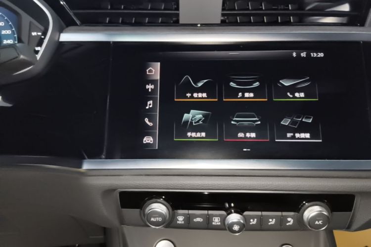 Audi Q3 2020 imagem de carro #13