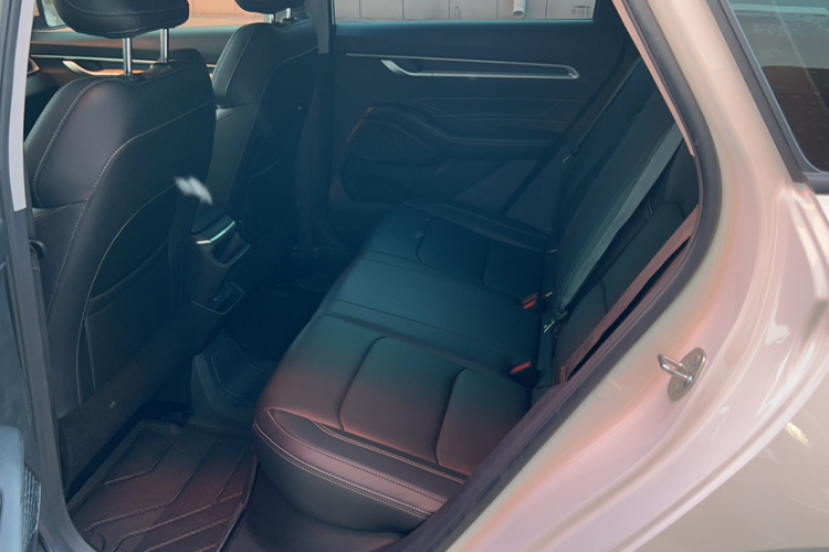 GEELY Emgrand 2025 car image #10