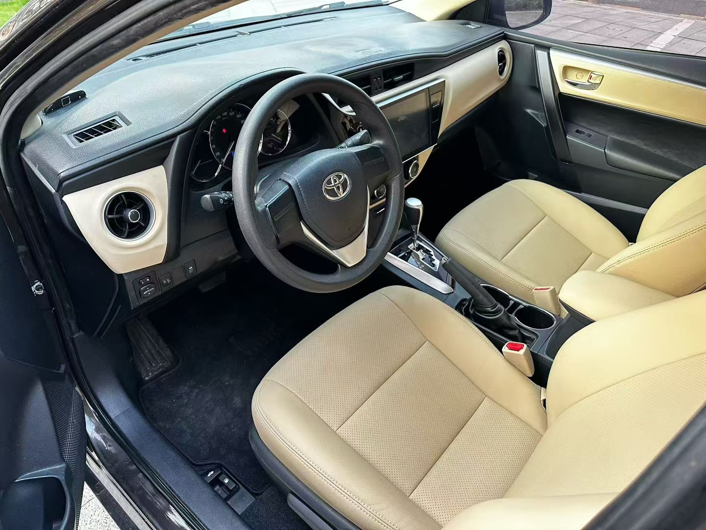 Toyota Corolla 2018 изображение автомобиля #5