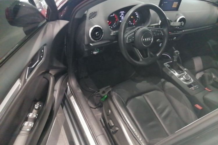 Audi A3 2019 car image #16