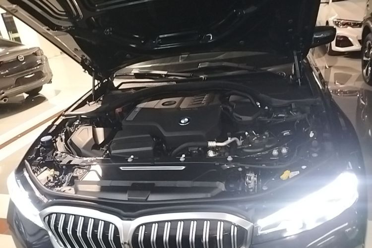 BMW 3 Series 2023 #22 BMW 3 Series 2023 car image #22