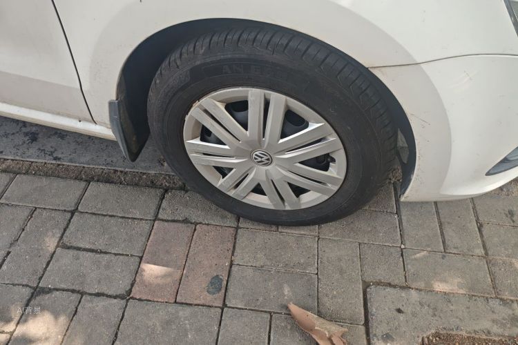 Volkswagen Polo 2018 car image #9