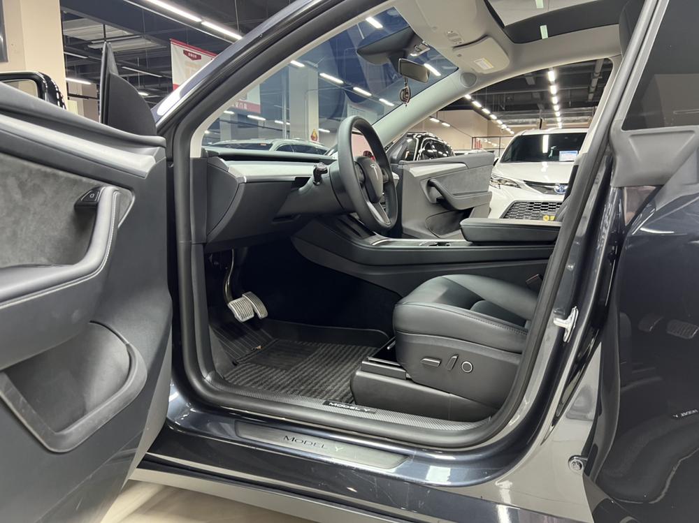 Tesla Model Y 2024 #9 Tesla Model Y 2024 immagine di auto #9