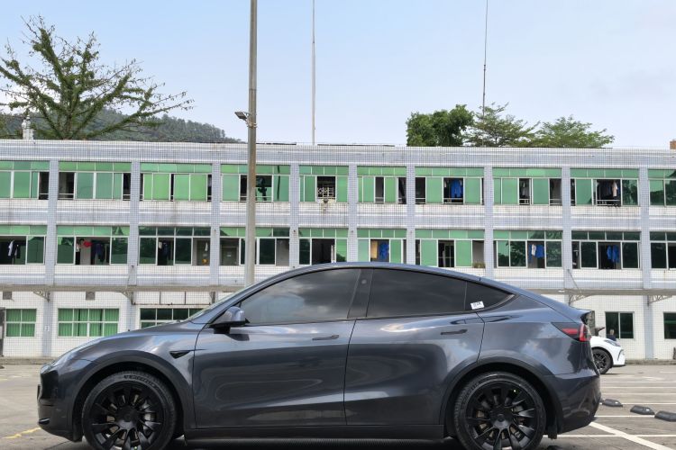 Tesla Model Y 2024 #5 Tesla Model Y 2024 immagine di auto #5
