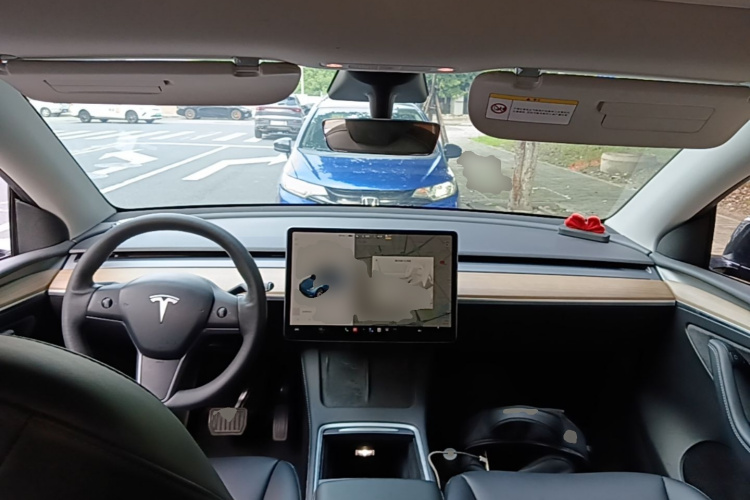 Tesla Model Y 2021 #11 Tesla Model Y 2021 car image #11