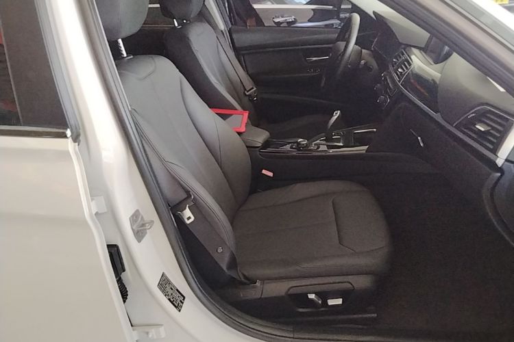 BMW 3 Series 2016 car image #22