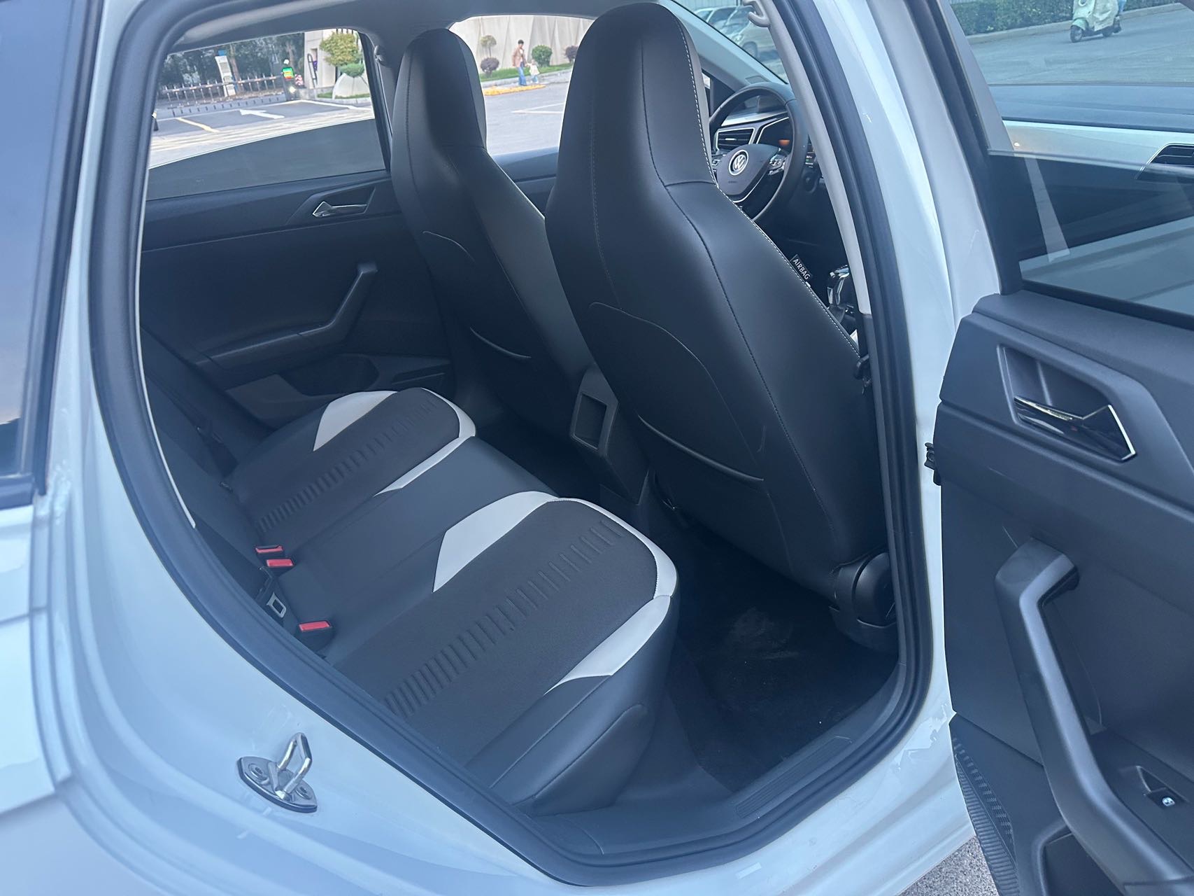 Volkswagen Polo 2023 car image #4