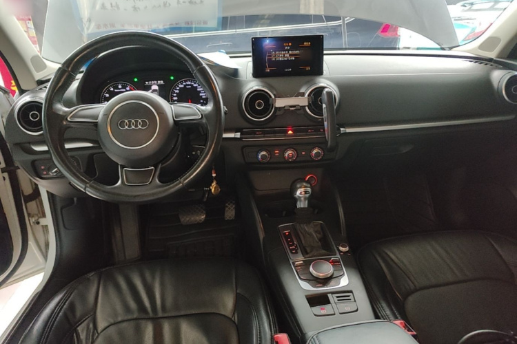Audi A3 2017 imagem de carro #10