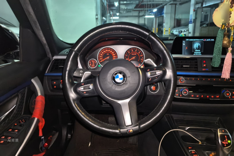 BMW 3 Series 2018 car image #12