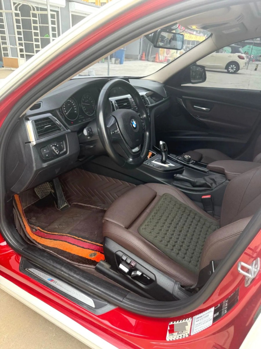 BMW 3 Series 2018 car image #4