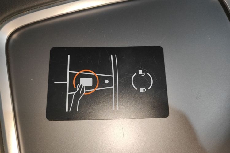 Tesla Model 3 2023 car image #9