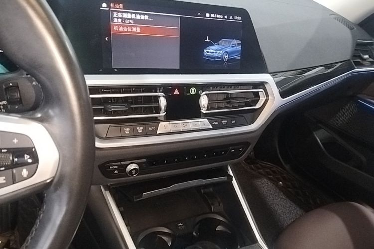 BMW 3 Series 2021 car image #13