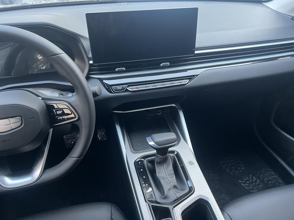 GEELY Emgrand 2025 car image #4