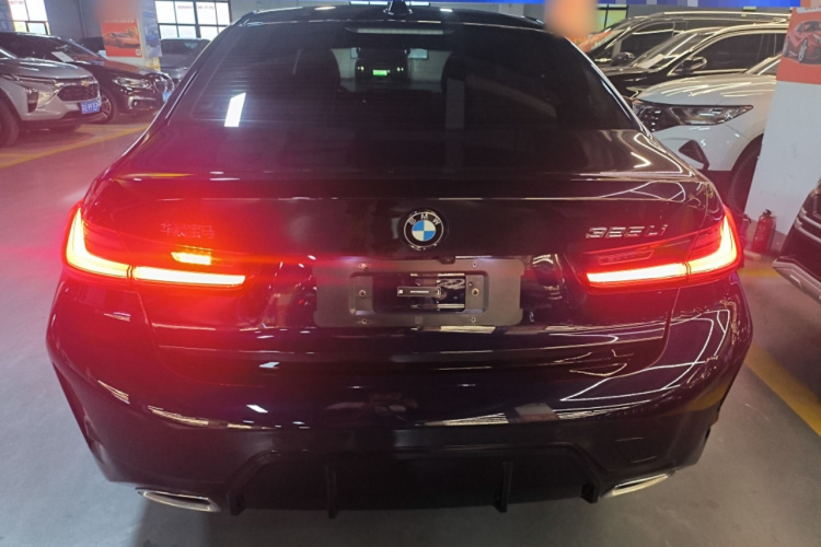 BMW 3 Series 2025 صورة سيارة #6