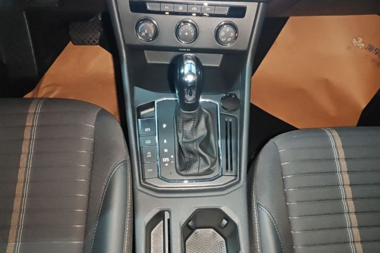 Volkswagen Lavida 2021 car image #14
