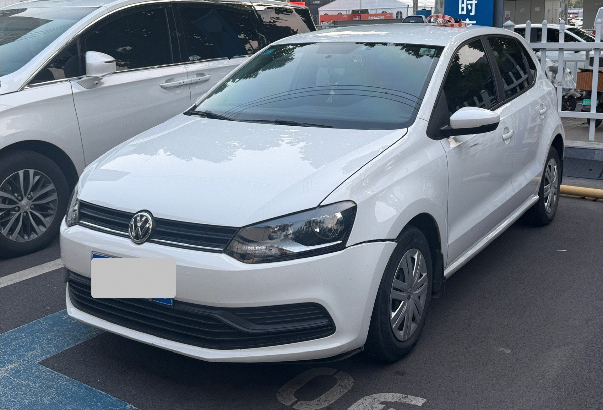 Volkswagen Polo 2018 car image 