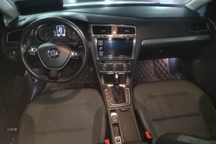 Volkswagen Golf 2019 car image #11