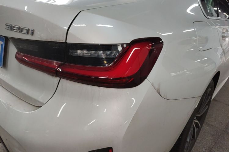 BMW 3 Series 2024 car image #8