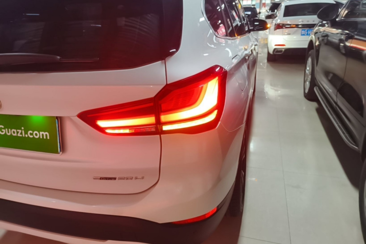 BMW X1 2019 #8 BMW X1 2019 صورة سيارة #8